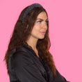 Indlæs billede i gallerifremviser, Nicole Hårbøjle med perler - Navy