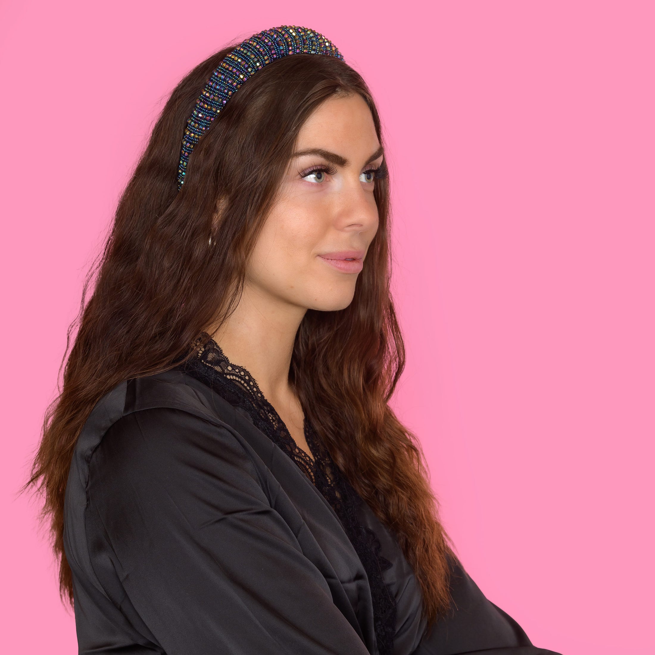Nicole Hårbøjle med perler - Navy